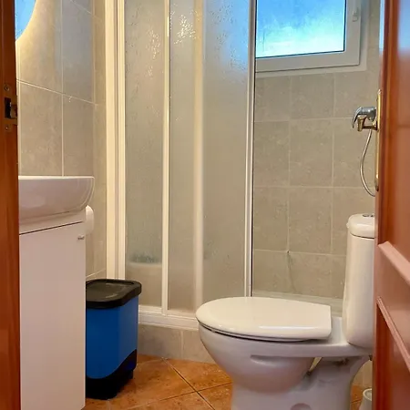 Town Center Near Beaches Apartment